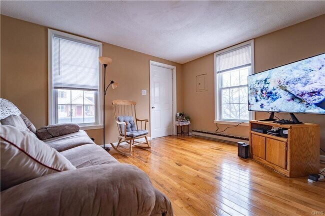 Building Photo - 102 N Helmer Ave