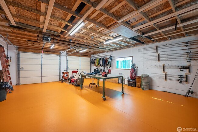 Building Photo - Beautiful 2 Bedroom home with detached shop!