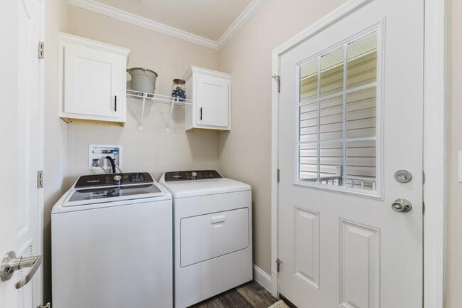 Building Photo - 12581 Spring Meadow Dr