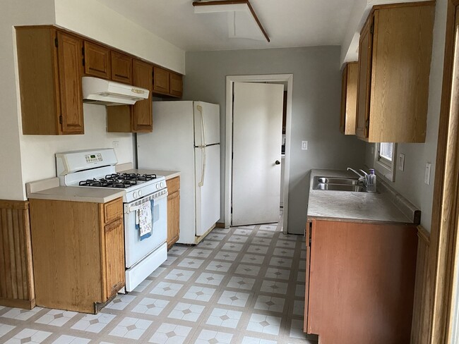Building Photo - 115 Meadowbrook Ln