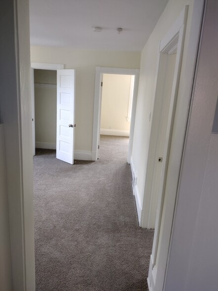 Building Photo - 8240 W Cold Spring Rd