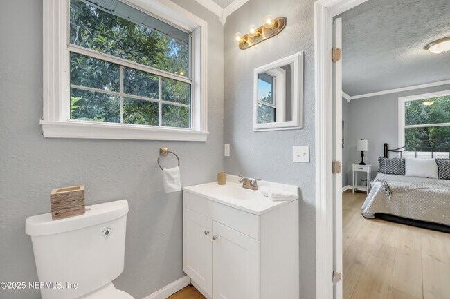 Building Photo - 1232 Hamilton St