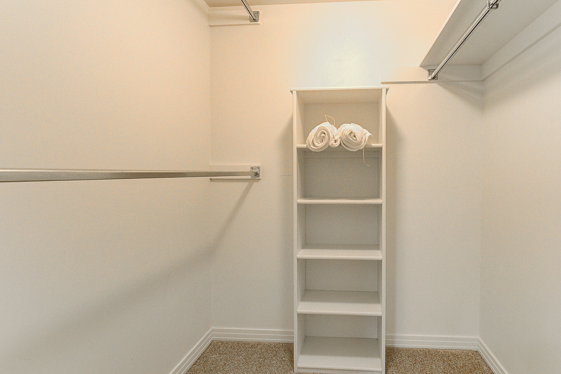 Building Photo - 619 Manitou Blvd