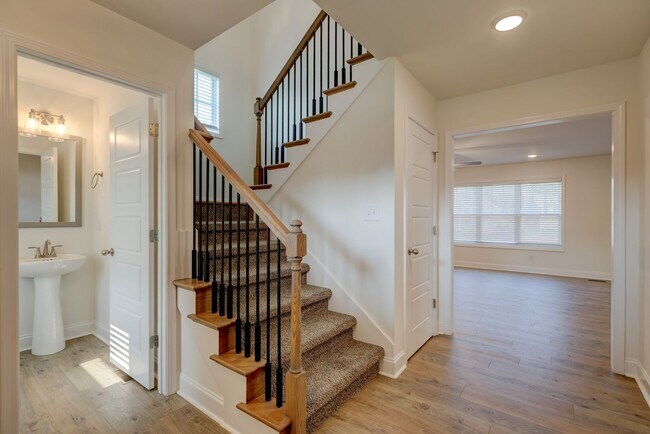 Building Photo - 1385 Harmon Ln