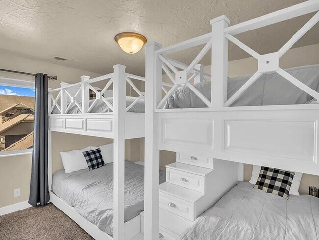 Building Photo - 4221 Torrey Pines Dr
