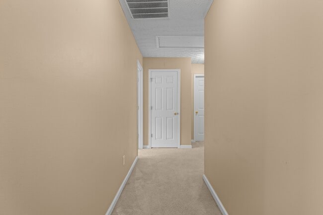 Building Photo - 6225 Shenfield Ln
