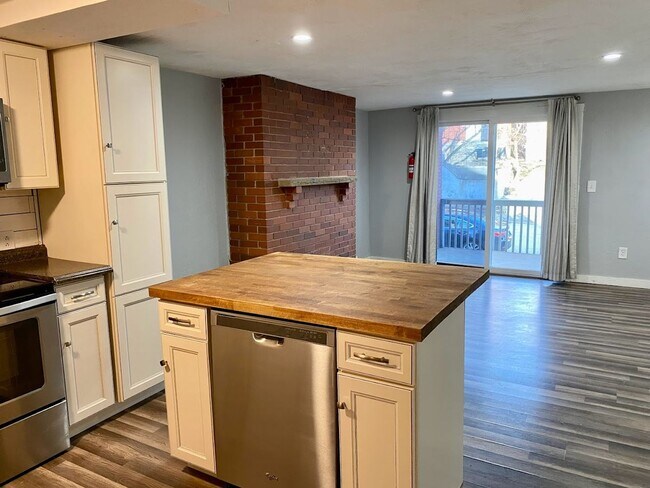 Building Photo - 1416 Rutherford Ave