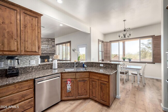 Building Photo - 1415 W Lavitt Ln