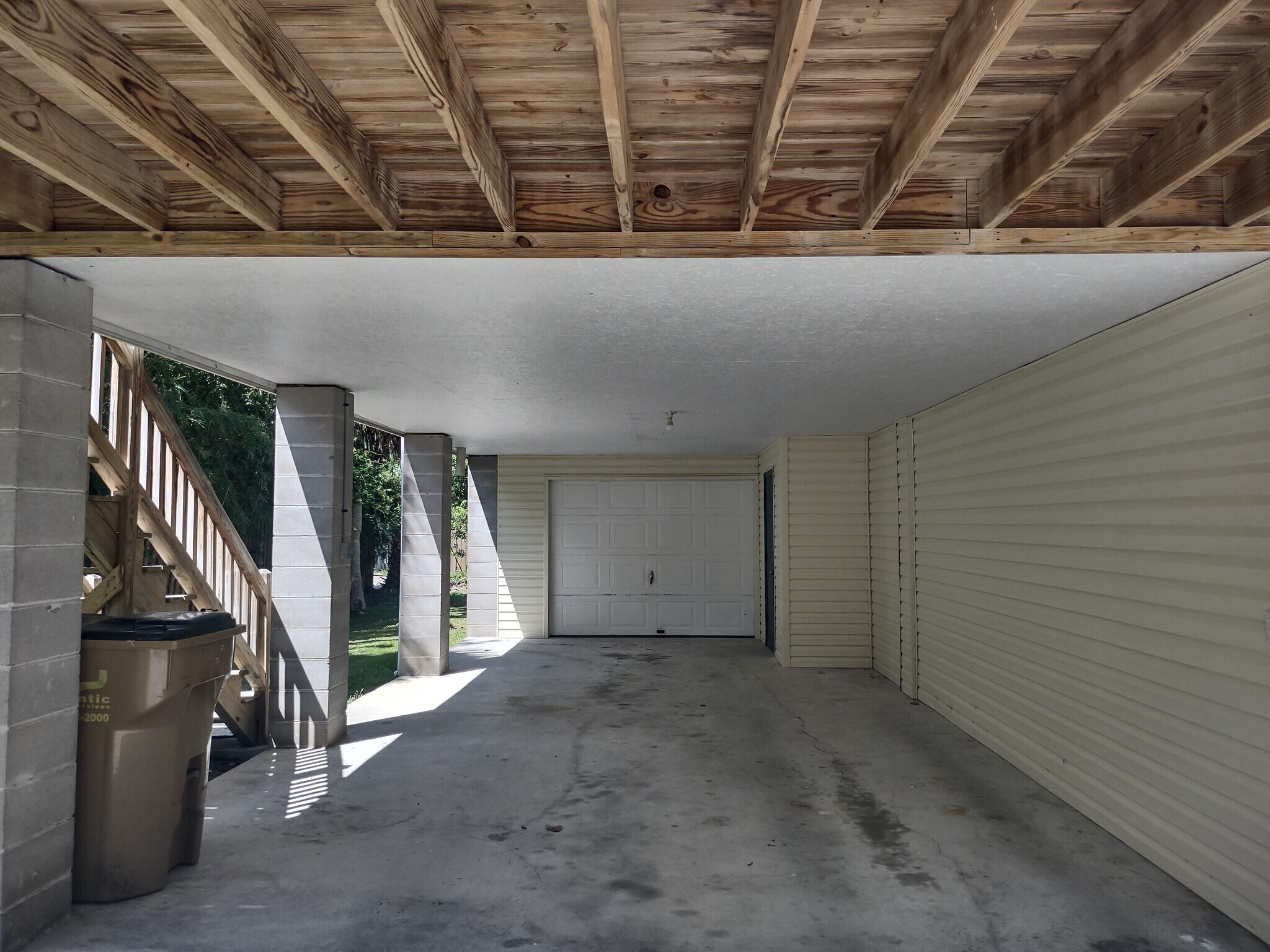 Carport and garage - 505 Miller Ave