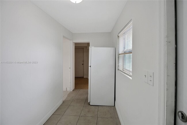 Building Photo - 1160 W 26th Ct