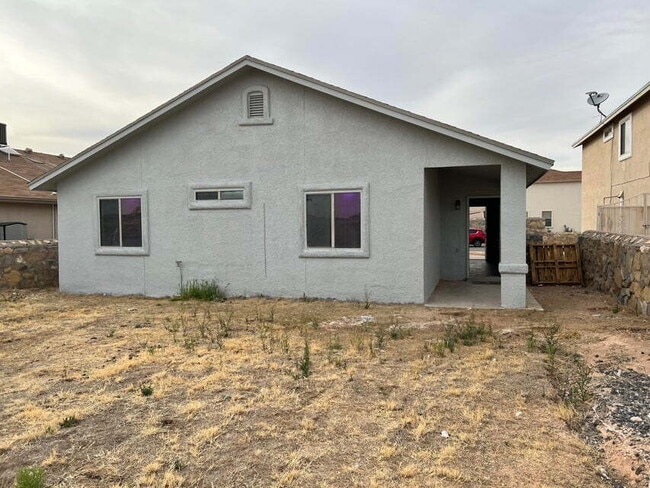 Building Photo - 3628 Tierra Alba Dr
