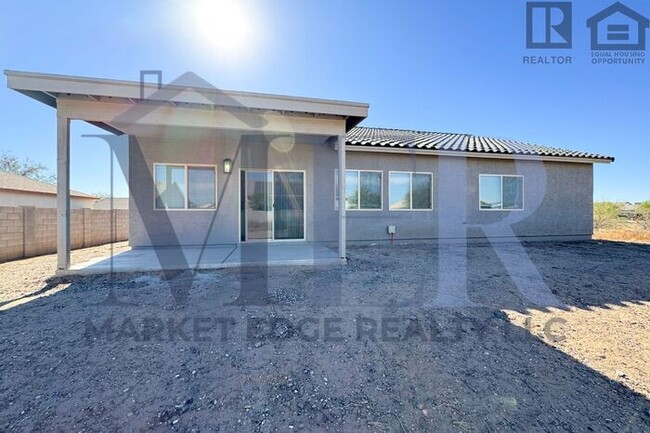 Building Photo - 3Bed/2Bath House in Arizona City! $399 MOV...