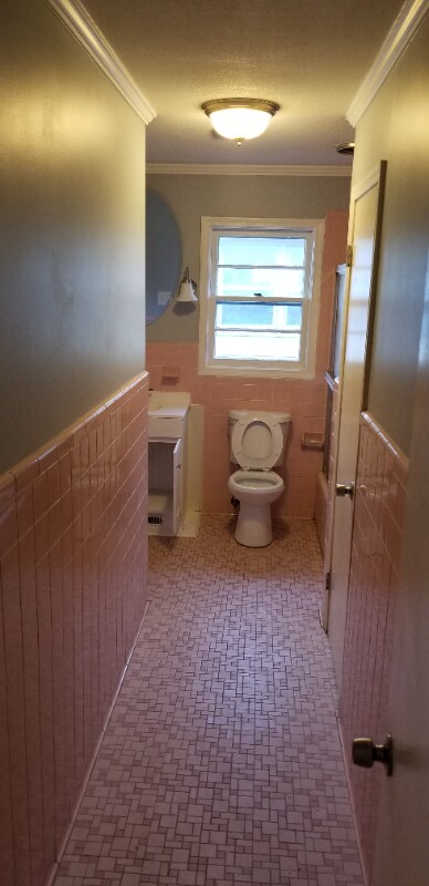 Building Photo - 705 E Washington Ave