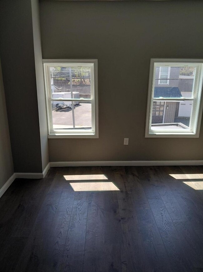 Building Photo - 537 N Mechanic St