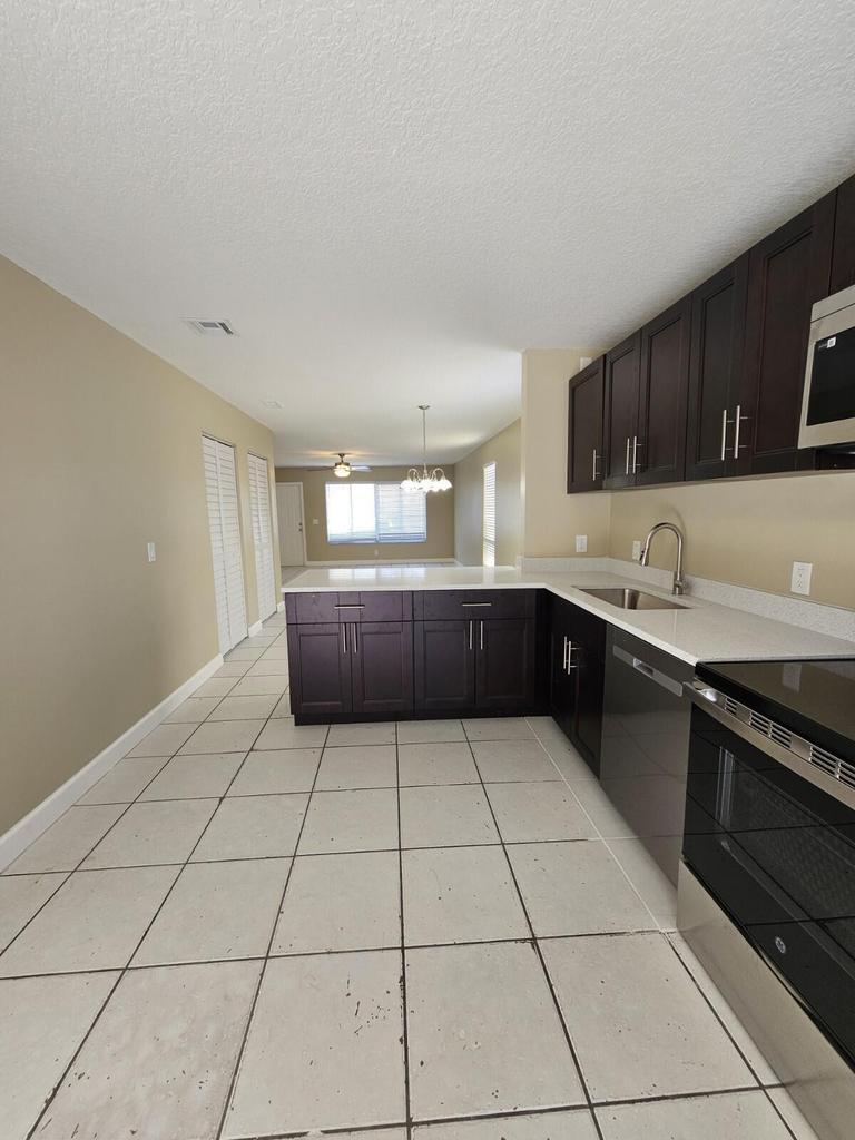 Building Photo - 4876 Orleans Ct
