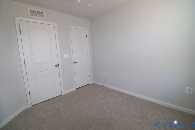 Building Photo - 419 Burden Dr