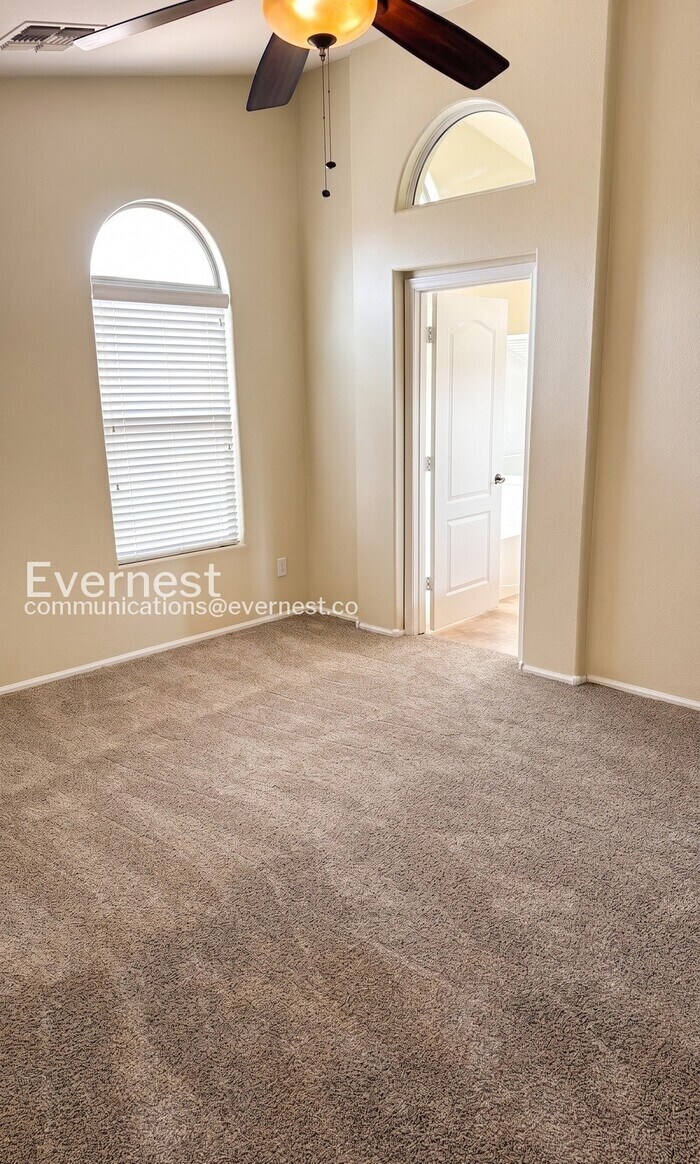 Building Photo - 42520 W Hall Dr