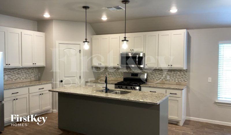 Building Photo - 16716 Doyle Dr