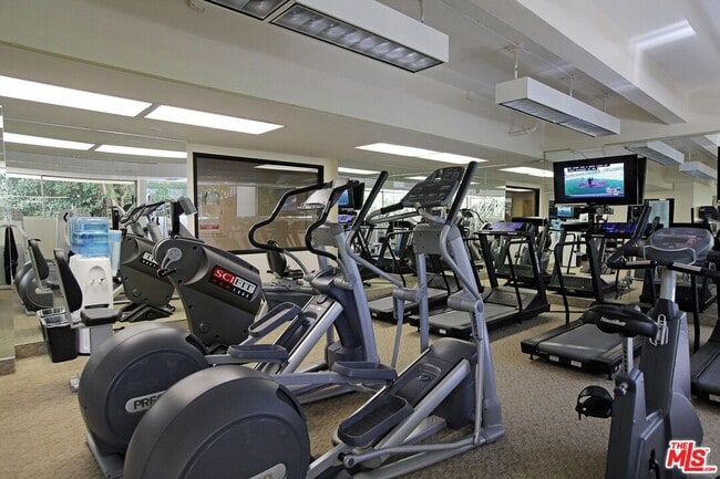 Building Photo - 2222 Ave of the Stars