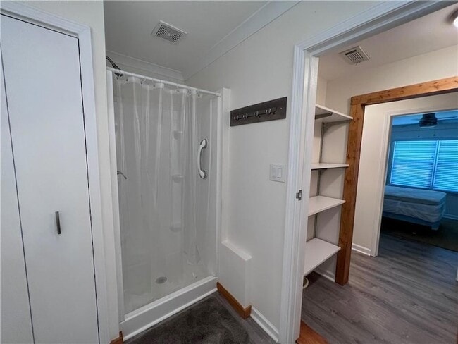 Building Photo - 1180 Starline Dr