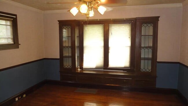 Building Photo - 3330 Fortune Ave