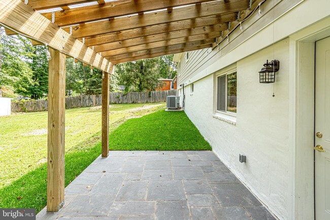 Building Photo - 8424 Hayden Ln