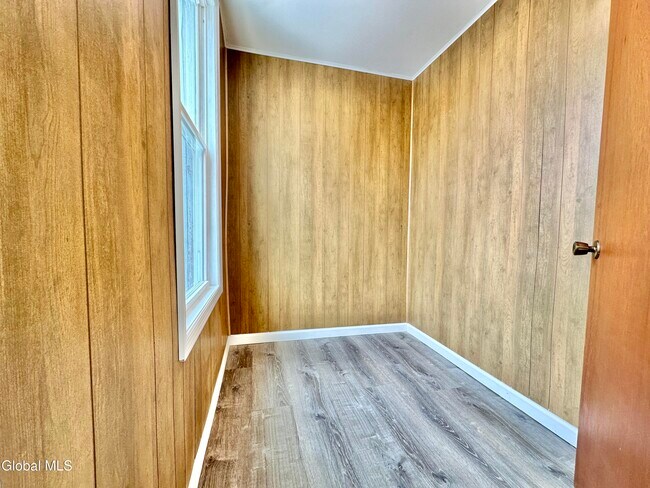 Building Photo - 37 High St