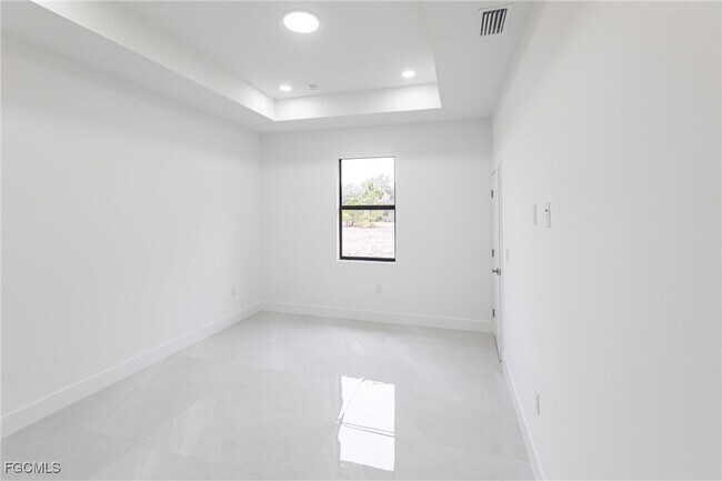 Building Photo - 3103 E 18th St