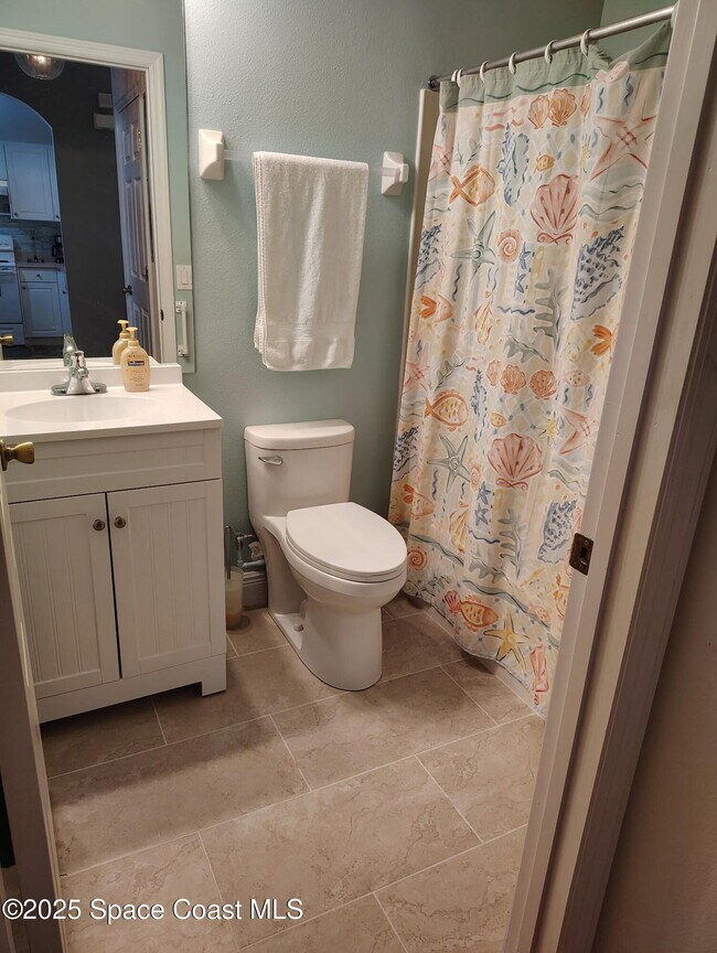 Building Photo - 995 Luminary Cir