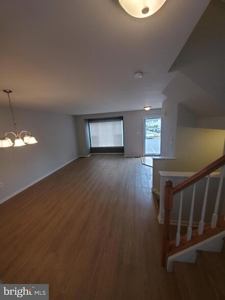 Building Photo - 3344 Vineland Pl