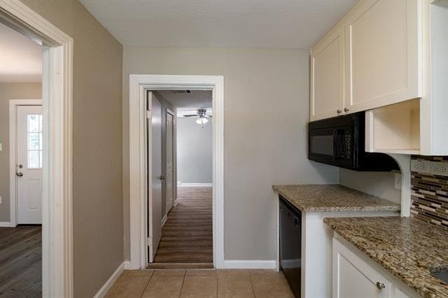 Building Photo - 207 Hackberry St