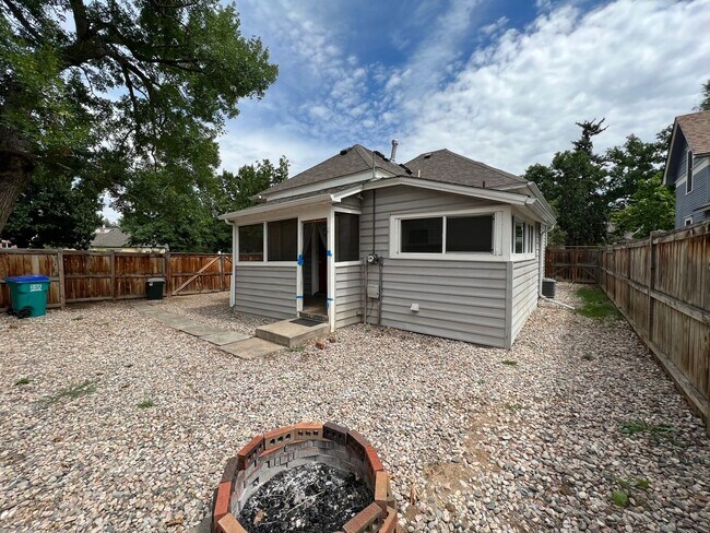 Building Photo - Corner-Lot Bungalow Close to Old Town Fort Collins!