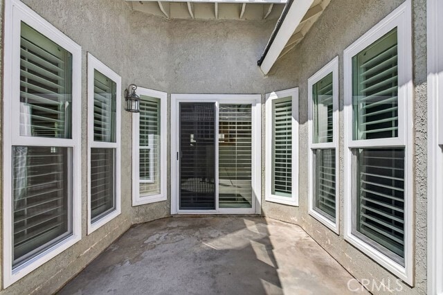 Building Photo - 14 Cll Alimar