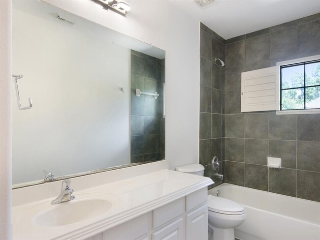 Building Photo - 74 S Scribewood Cir