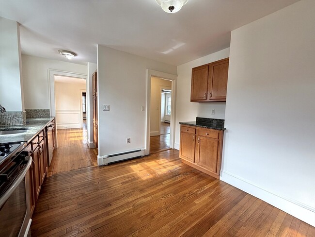 Building Photo - 31 Oakley Rd