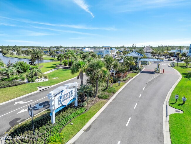 Building Photo - 215 Summertime Pl