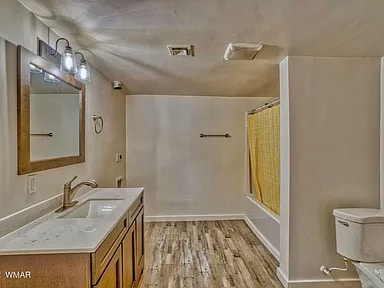 Building Photo - 2580 Poplar Dr