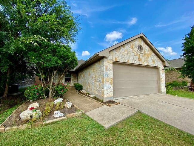 Primary Photo - 5524 Kleberg Trail