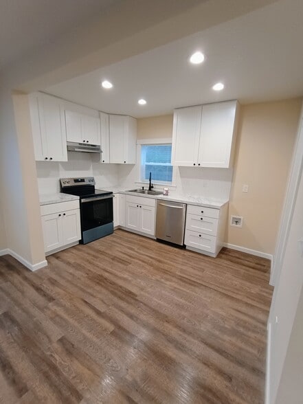 Building Photo - 642 Weed Ave