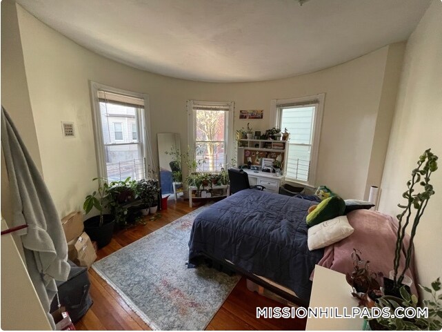 Building Photo - 8 Carmel St