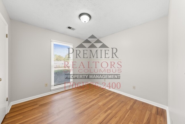 Building Photo - 6634 Hensley Dr