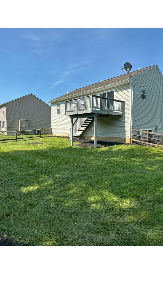 Building Photo - 6536 Oak Crest Dr