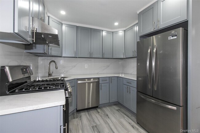 Building Photo - 67-27 211th St