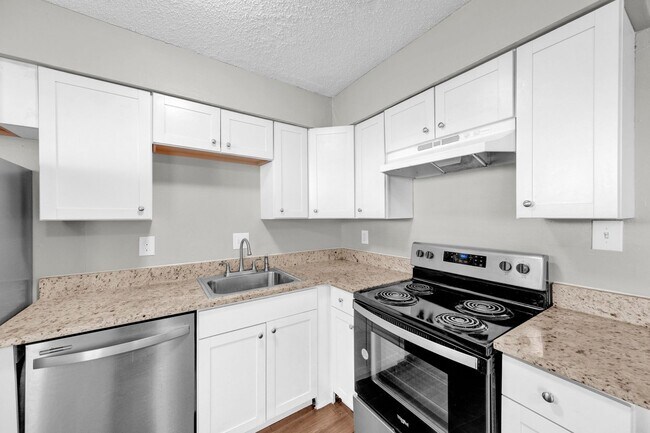Building Photo - 674 Hobbs Dr