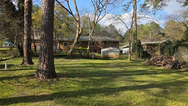 Building Photo - 136 Hillsdale Dr SE