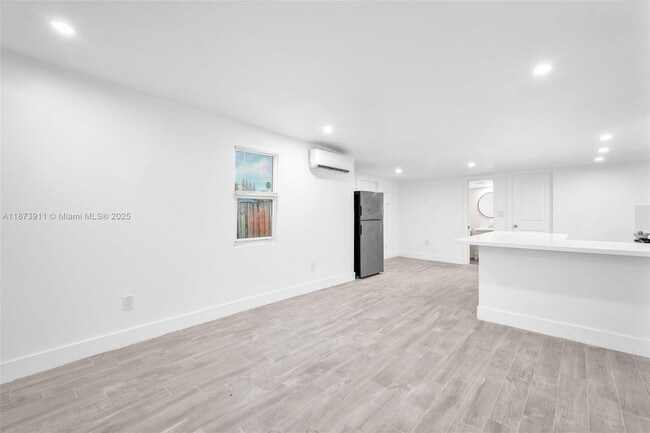Building Photo - 2372 NW 34th St