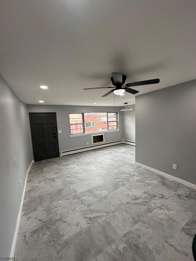 Building Photo - 916 Stuyvesant Ave.