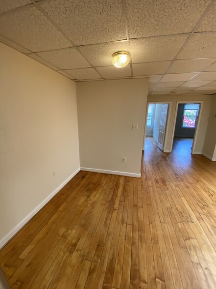 Building Photo - 815 W Broad St