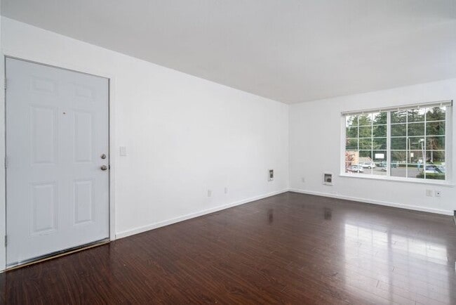 Building Photo - 2 bedroom in Roseway!! Pets OK!