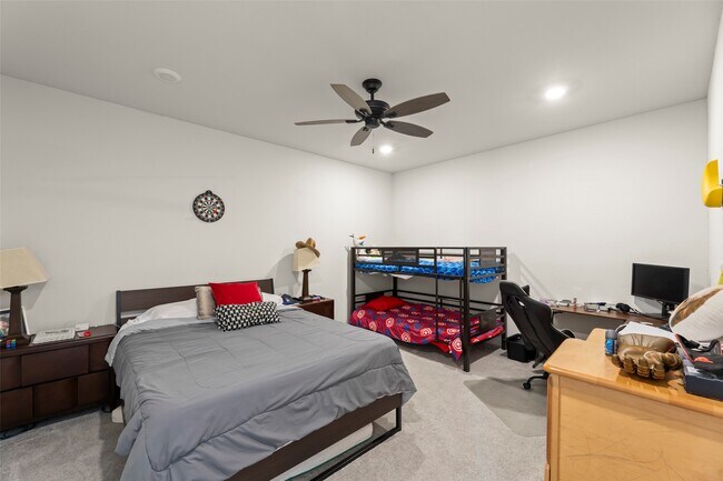 Building Photo - 1939 Shallow Canyon Ln